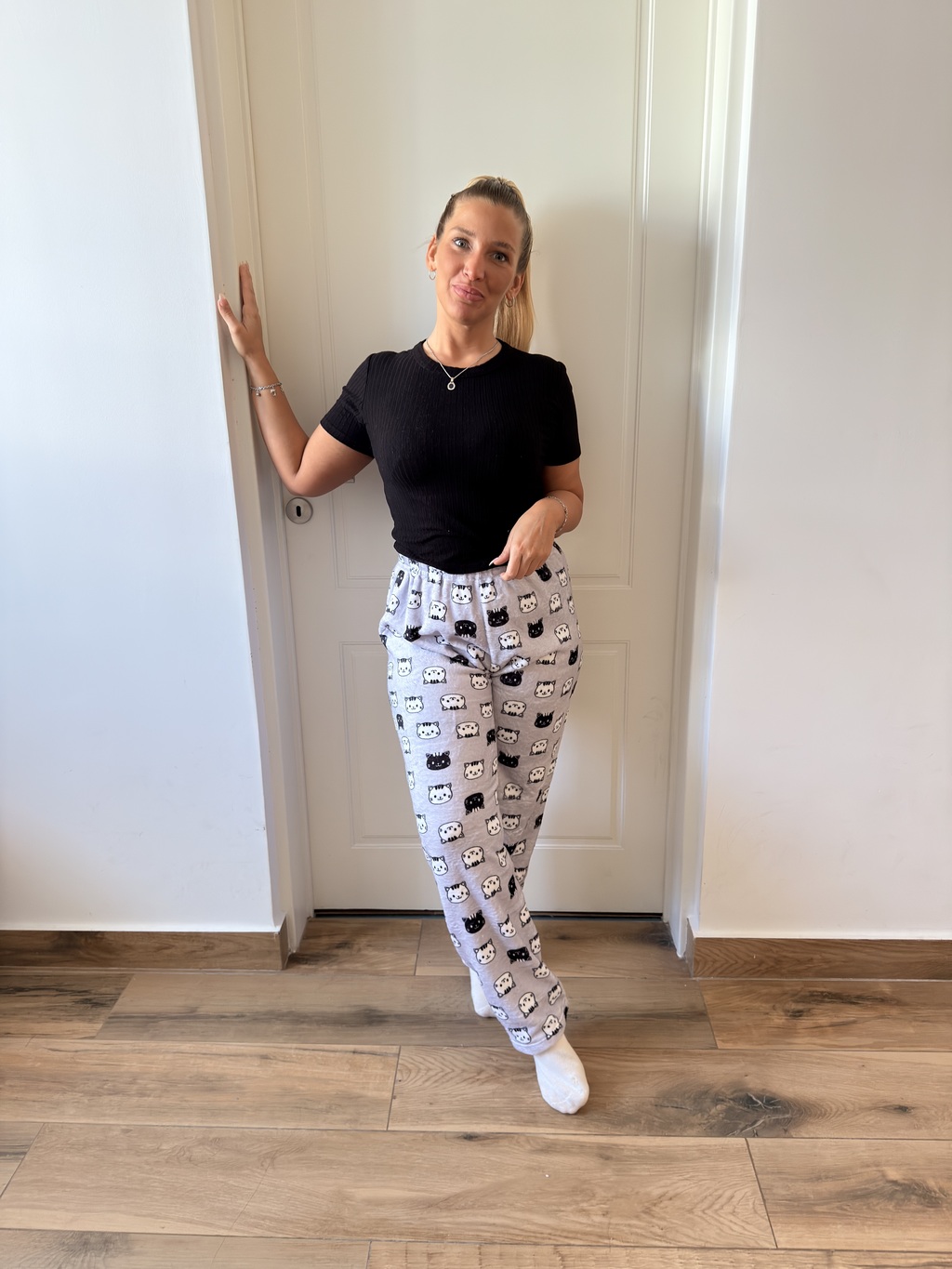 img_4704-4a3219d5ca8e3dc10117503781837601-1024-1024